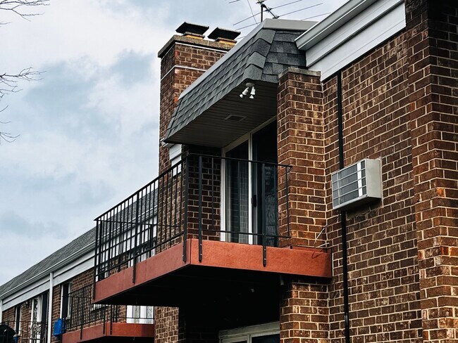 Foto del edificio - 10361 Dearlove Rd