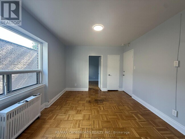 Photo du bâtiment - 2770 Yonge St