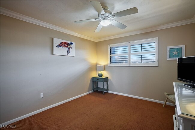 Building Photo - 2121 Collier Ave