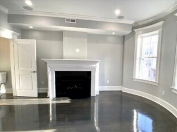 Building Photo - 212 Green St