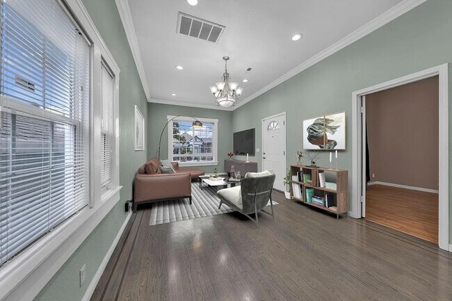 Foto del edificio - 2109 E 15th St