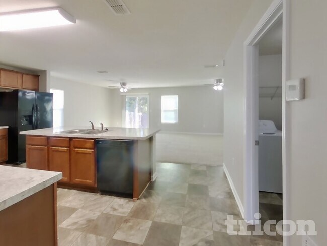 Foto del edificio - 1987 April Oaks Dr