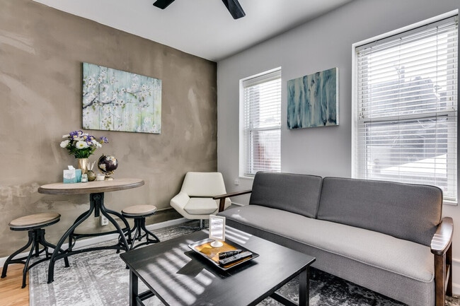 Building Photo - 1519 W Superior St