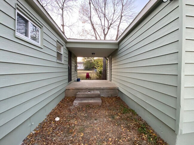 Foto del edificio - Fully Remodeled 2 Bedroom 1 Bathroom Home