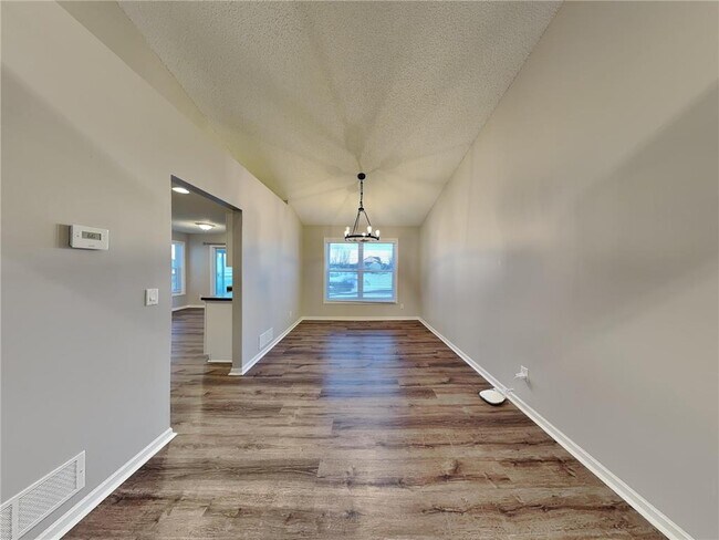 Foto del edificio - 10065 42nd St NE