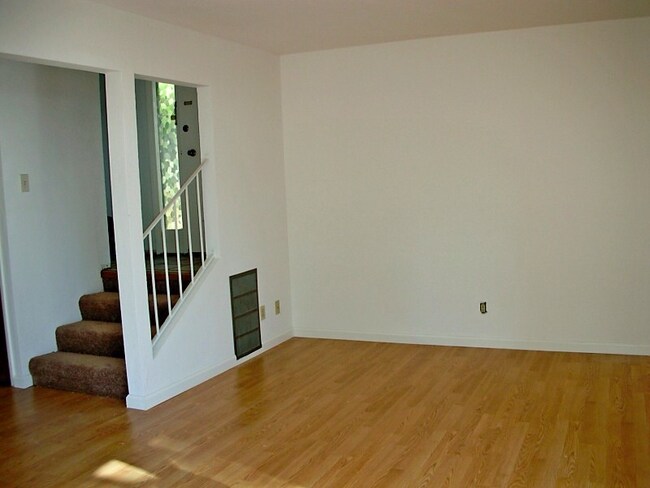 Building Photo - 6875 Armour Dr