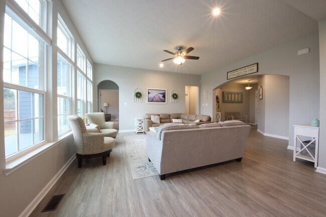 Building Photo - 7100 Verwood Ct