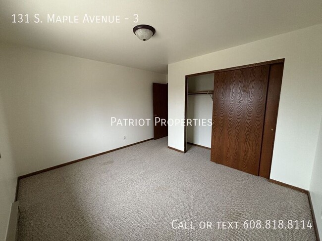 Foto del edificio - 2 Bedroom/ 1 Bathroom in Slinger, WI