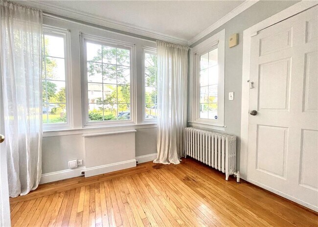 Foto del edificio - 306 Soundview Ave