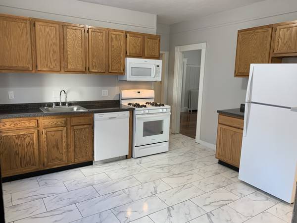 Building Photo - 25 Linden St