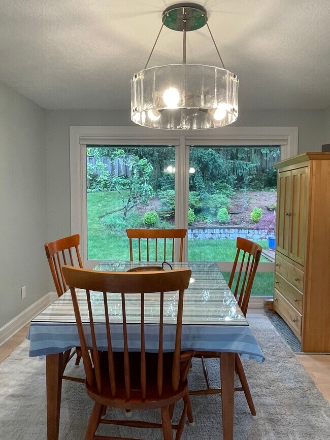 Foto del edificio - 16834 Cherry Crest Ave