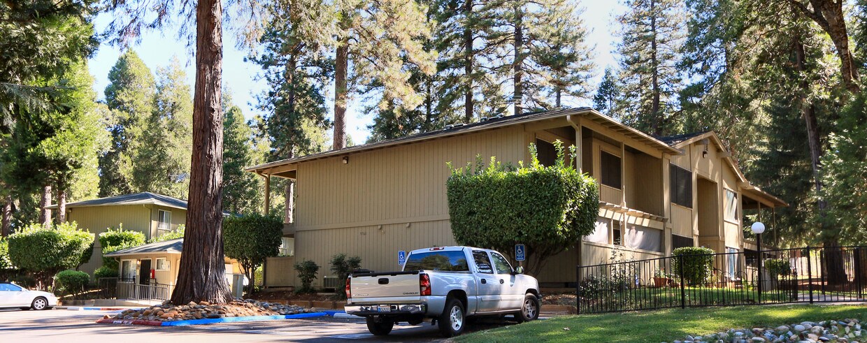 Foto principal - Foresthill Apartments