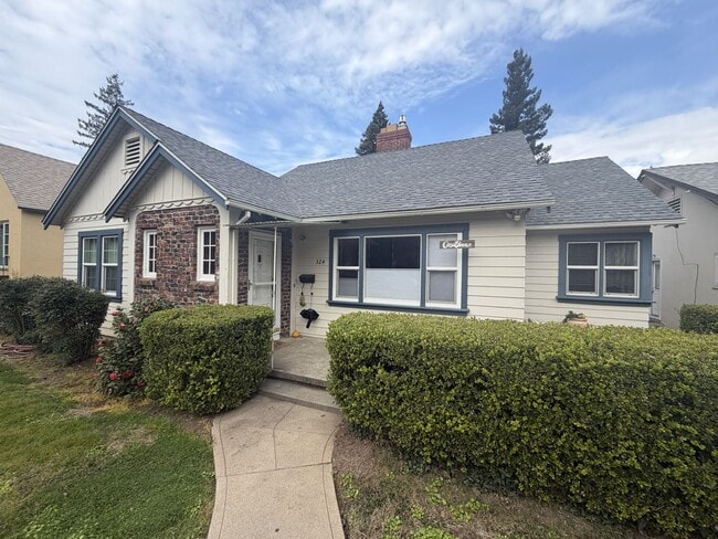 Foto del edificio - RARE Opportunity to Live on Mansion Avenue! Across the Street From CSUC