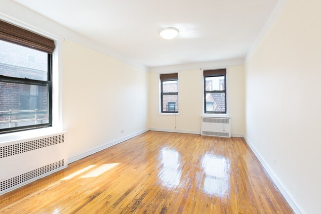 Foto del edificio - 4720 42nd St