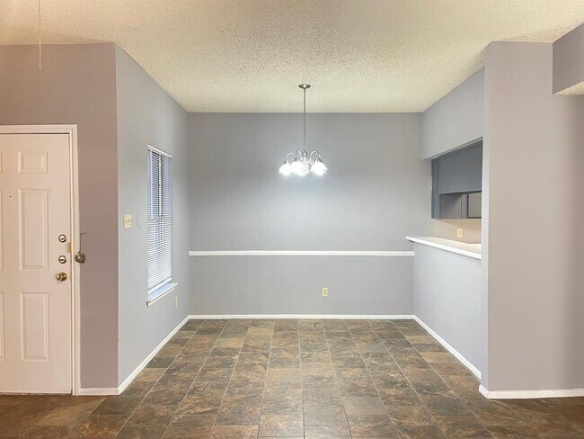 Foto del edificio - 2204 Millstone Dr