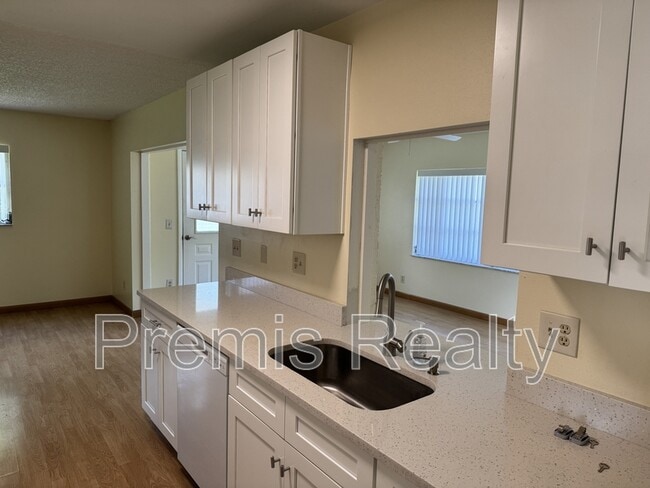 Foto del edificio - 144 Stafford Cir