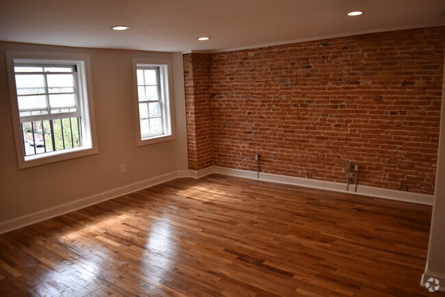 Building Photo - 1216 Bolton St.