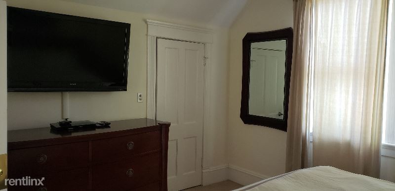 Foto principal - 4 br, 3 bath House - 737 Pine St