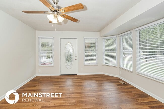 Building Photo - 1049 Roswell Rd