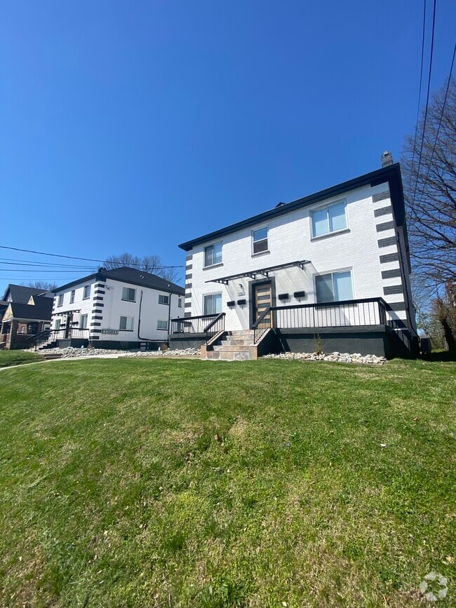 Building Photo - 3035 Cleinview Ave