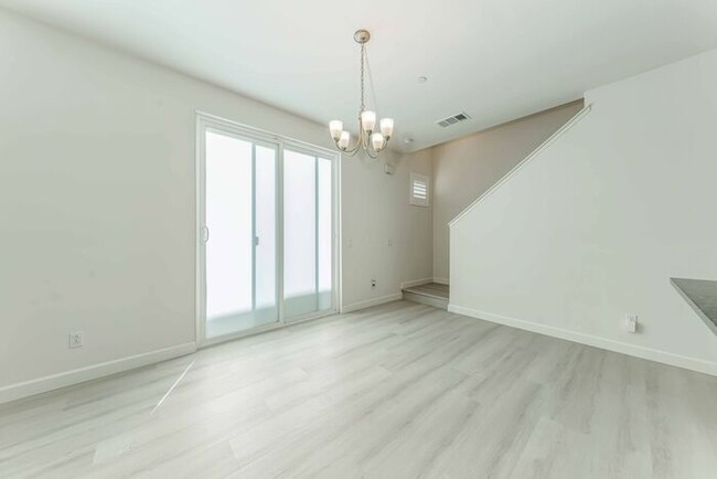 Building Photo - Beautiful Two-Story Home in Vista Bella