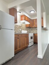 Building Photo - 4735 W Broadway