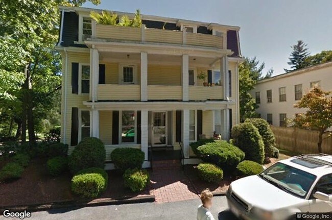 Foto del edificio - 15 Bemis Rd