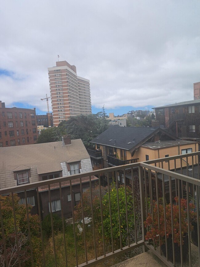 Foto del edificio - 325 Lenox Ave