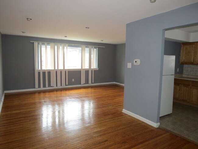 Foto del edificio - 8116 Langdon St