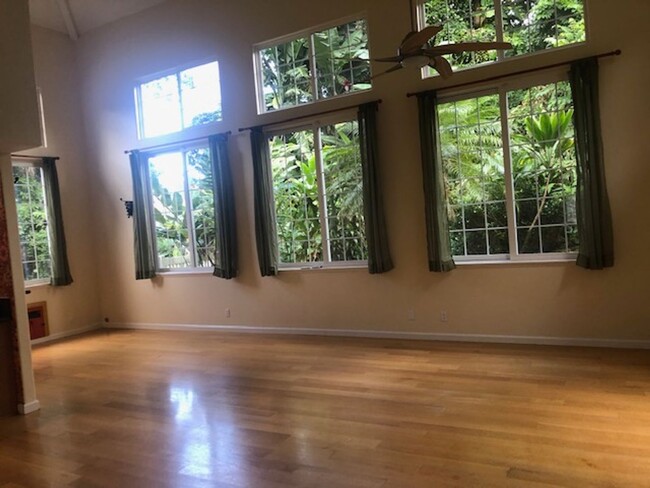 Building Photo - Kaneohe Rental