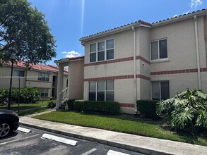 Building Photo - 3310 Pinewalk Dr N