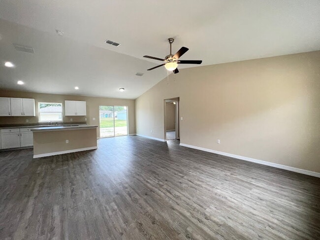 Building Photo - **Beautiful Home for Rent 3 Bd 2Bath