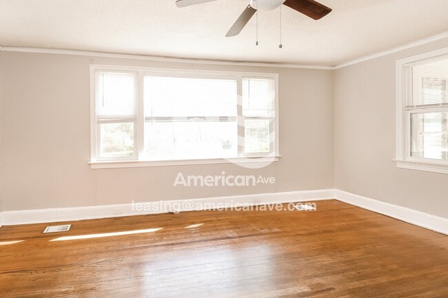 Foto del edificio - 1490 Cameron St