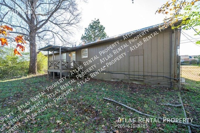 Building Photo - 940 5th St