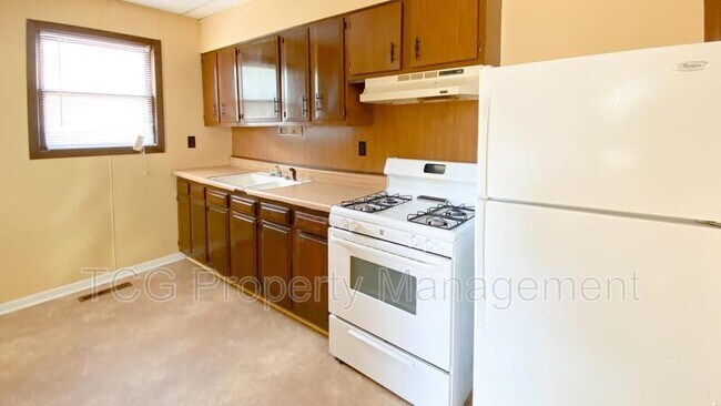 Building Photo - 1339 Kansas St