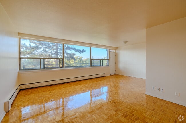 2BR,1BA + Den - 998SF - Living - Capri