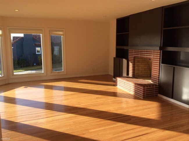 Building Photo - 95 Aptos Ave