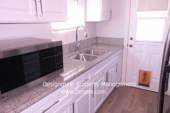 Foto del edificio - 4917 Templeton St