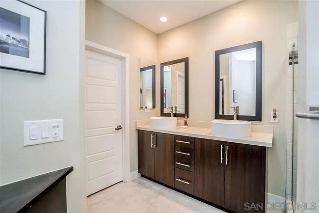Building Photo - 7837 Modern Oasis Dr