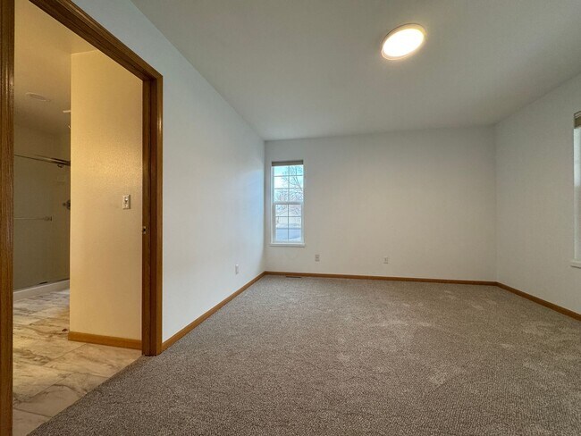 Building Photo - Beautiful home in English Ranch subdivision