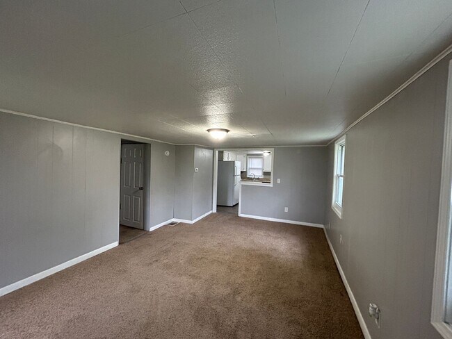 Foto del edificio - 3 bedroom 1 bath house in East Moline