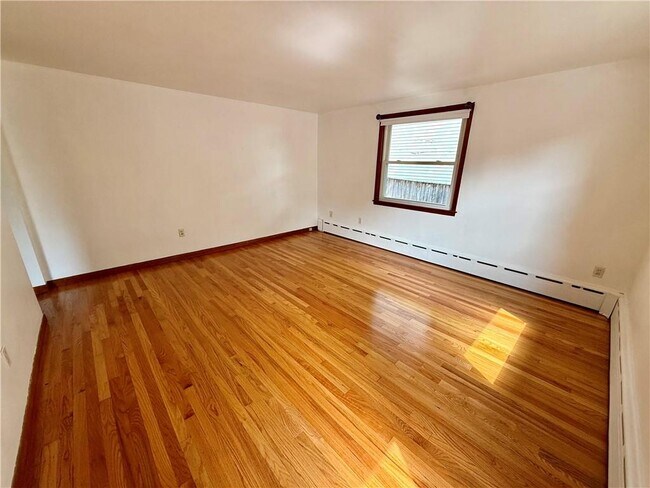 Foto del edificio - 25 Thurston Ave