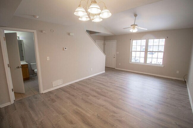 Foto del edificio - 1413 Greensboro Dr