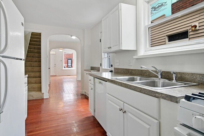 Foto del edificio - Coming Soon - Charming 3 Bedroom, 1.5 Bath...