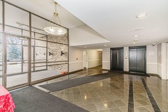 Building Photo - 1919 Prairie Square