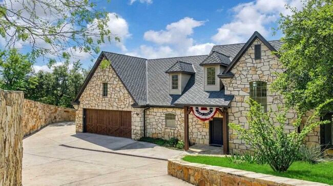 Building Photo - 149 Betty Dr