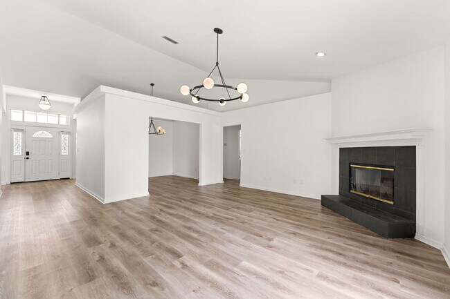 Foto del edificio - 1845 Daytona Ln N