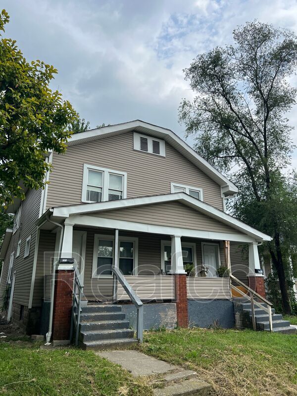 Primary Photo - 2374 Linden Ave