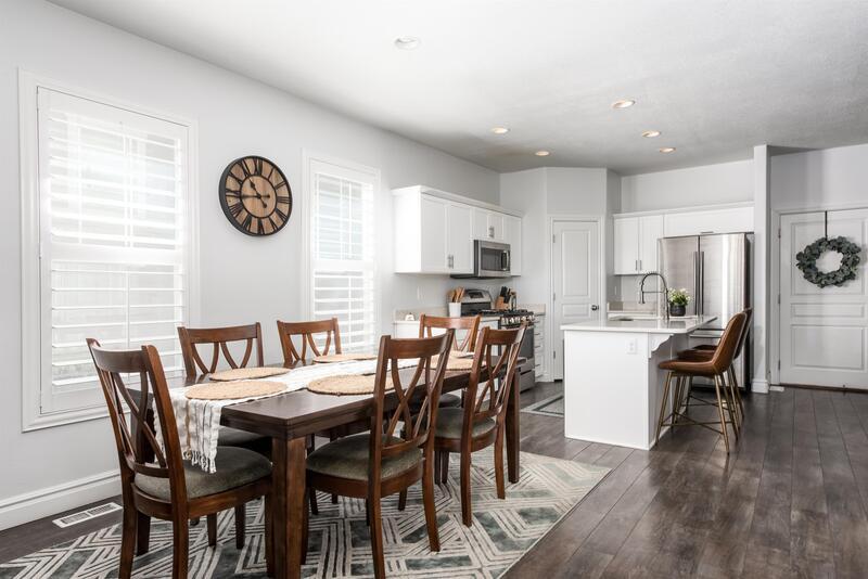 Foto principal - 734 E Snap Dragon Ln