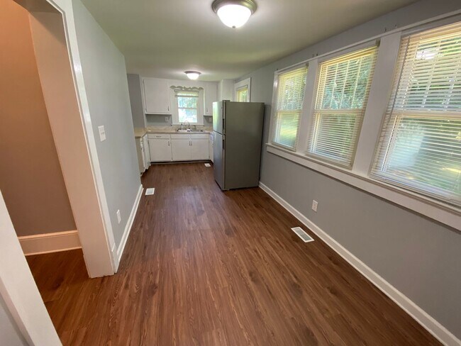 Foto del edificio - Charming, 3 bedroom Home for Rent in Graham!